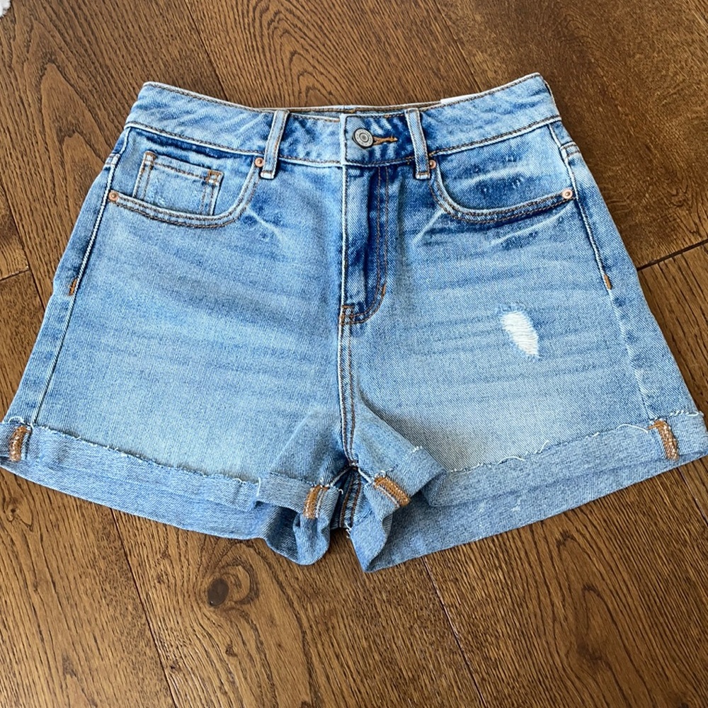 PACSUN light wash denim mom shorts